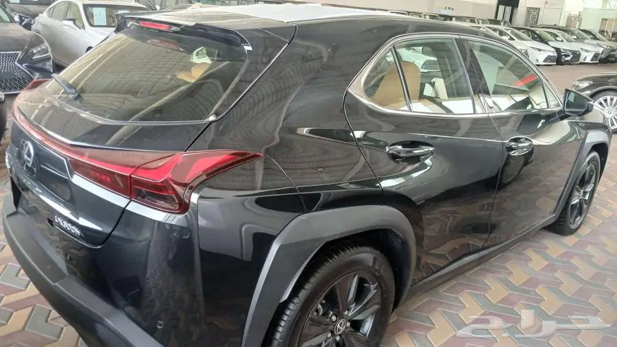 لكزس UX300h 2024 سعودي 6