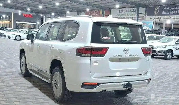 تويوتا لاندكروزر GXR4 بنزين 2025 سعودي اصفار 11