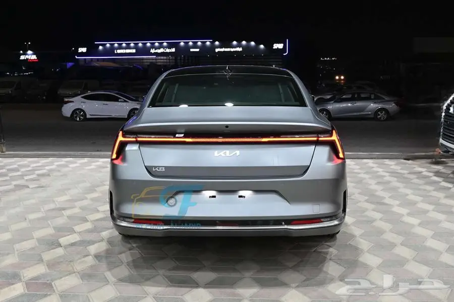 كيا K8 نص فل 2025 بالنقد والتقسيط 4