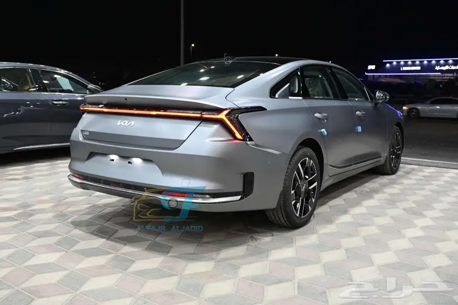 كيا K8 نص فل 2025 بالنقد والتقسيط 3