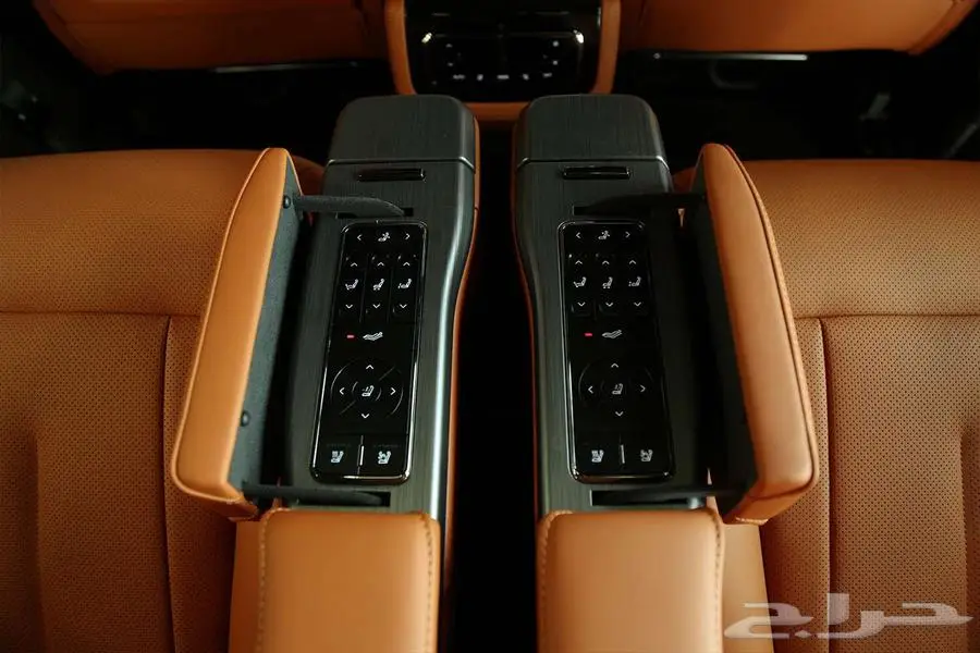 استمتع برحلة فاخرة مع روكس 01 6 مقاعد VIP 2025 35