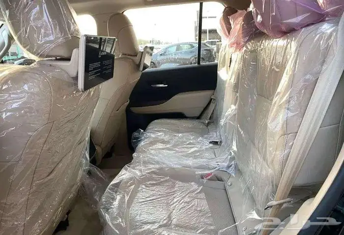 تويوتا لاندكروزر GXR4 بنزين 2025 سعودي اصفار 16