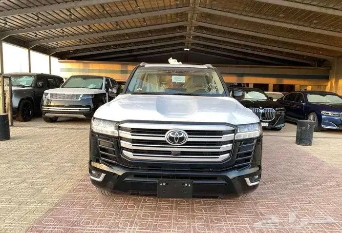 تويوتا لاندكروزر GXR4 بنزين 2025 سعودي اصفار 2