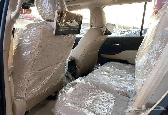 تويوتا لاندكروزر GXR4 بنزين 2025 سعودي اصفار 13