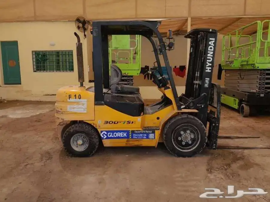 Forklift and Scissor Lift for Rent 1