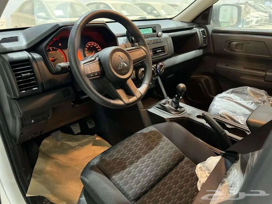 ميتسوبيشي L200 غمارتين 2024 بدون دبل (قير عادي) 15