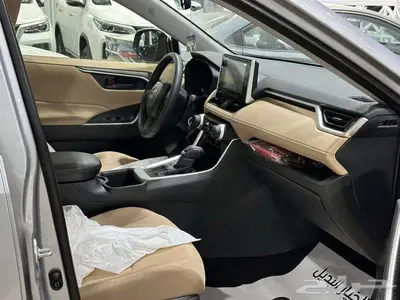 تويوتا راف فور LE بنزين دبل 2025 كاش - أقساط 10