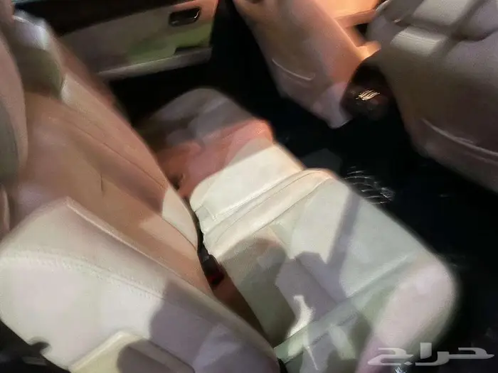 السياره نظيفه جدآ شرط من الصدام لصدام 8