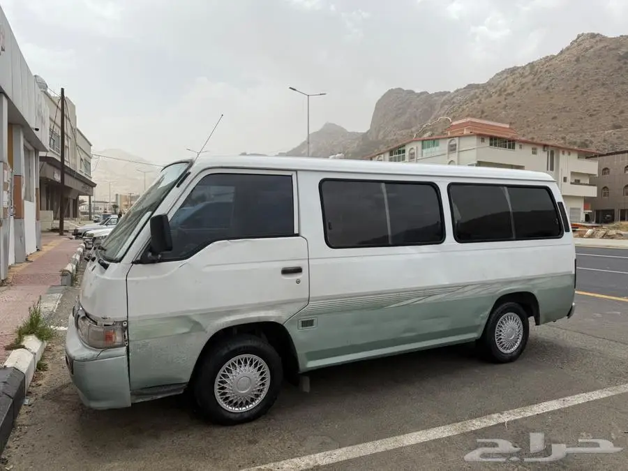 نيسان باص أورفان 2001 نظيف جدا 16
