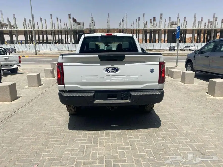 فورد F150 غمارتين XL موديل 2024 كاش وبنوك 8