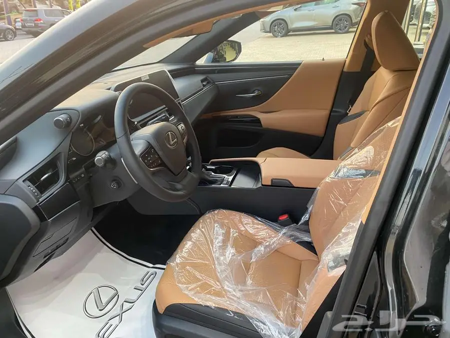 لكزس ES300h AH 2025 سعودي.. 7