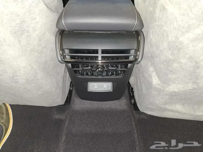 فورد تورس امبيانتى 2025 استندر اسود 2