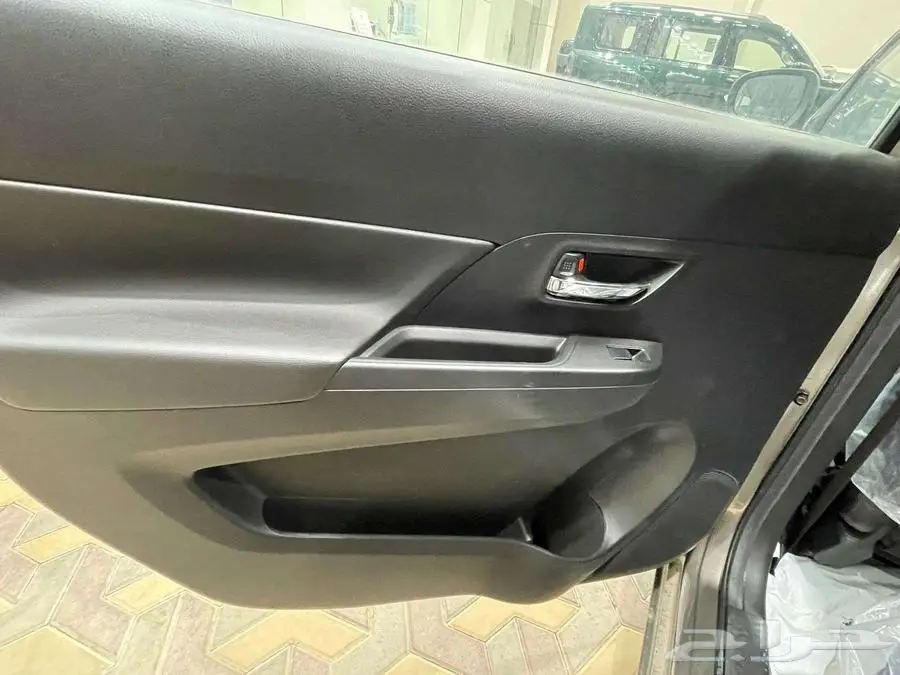 سوزوكي ارتيجا فل موديل GLX 2025بسعر 62000 بالضريبه 4