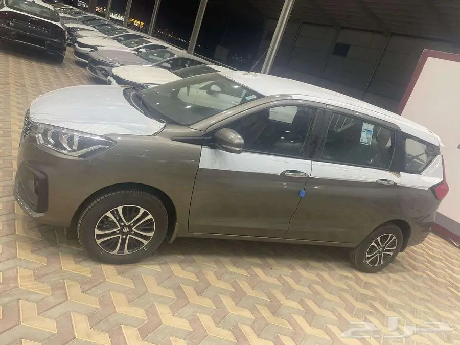 سوزوكي ارتيجا فل موديل GLX 2025بسعر 62000 بالضريبه 3