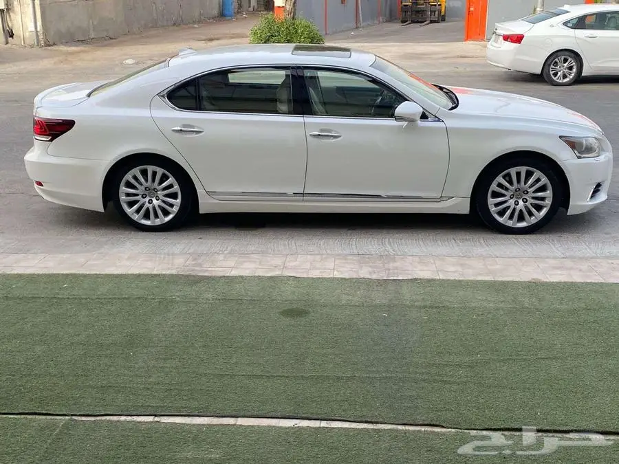 لكزس 2014 LS 460 سعودي استخدام شخصي للبيع 9