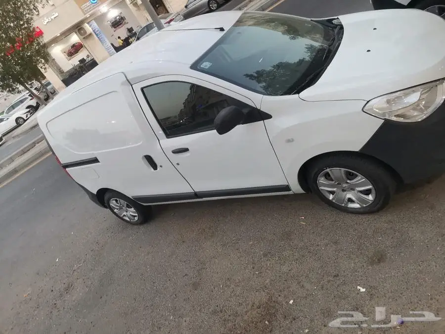سيارة فان بضاعة رينون دوكر للبيع 1
