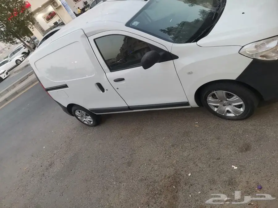 سيارة فان بضاعة رينون دوكر للبيع 3