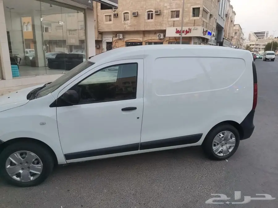 سيارة فان بضاعة رينون دوكر للبيع 2