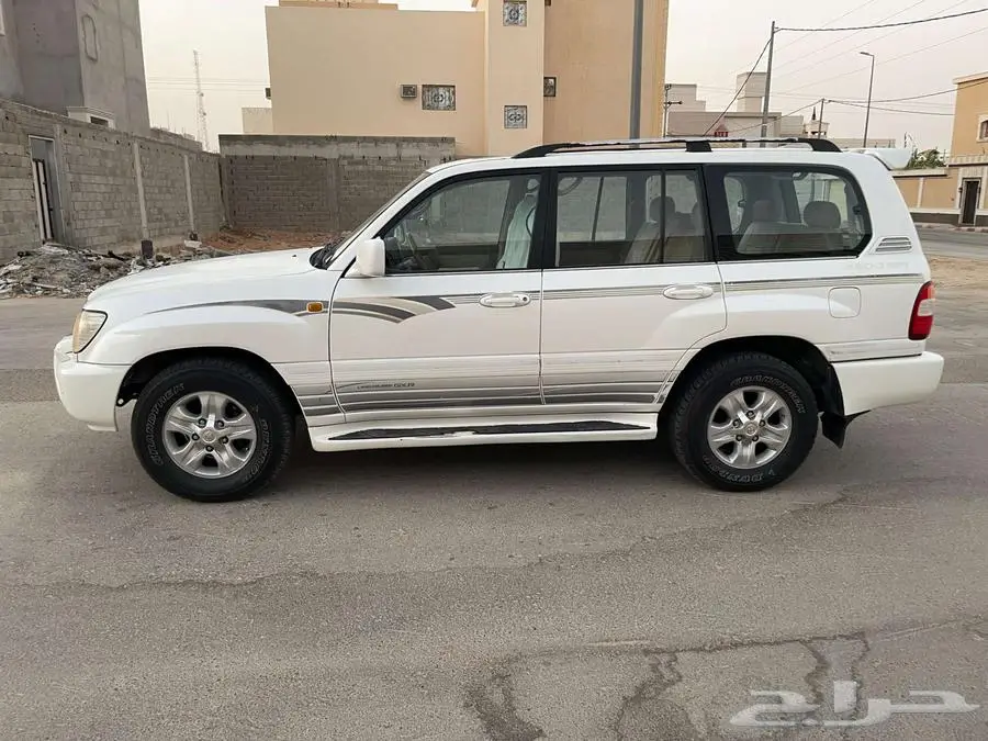لاندكروزر GXR - موديل 2006 - بريمي - بدي وكالة - قير تماتيك 3