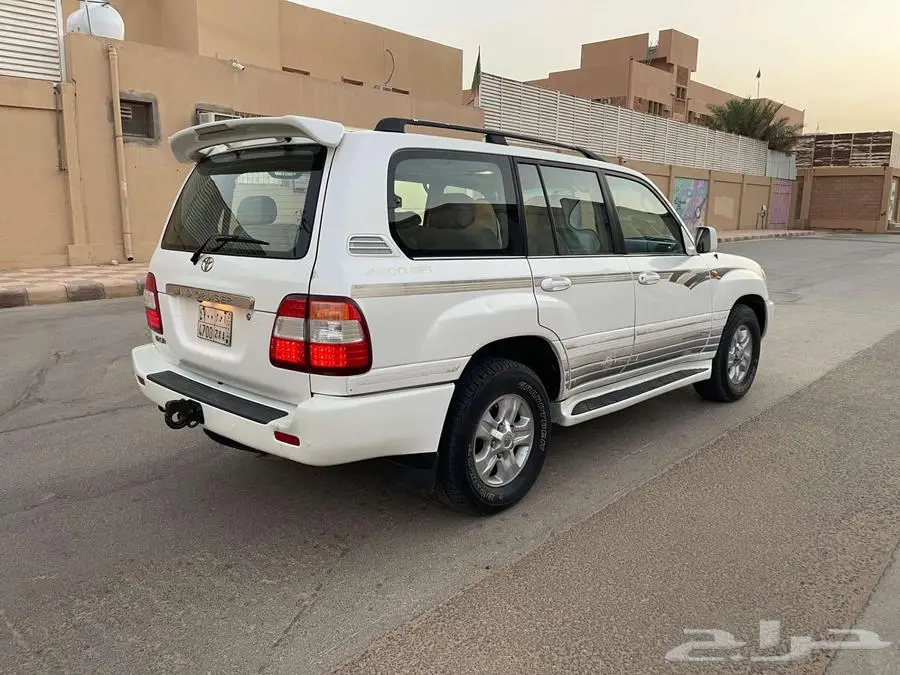 لاندكروزر GXR - موديل 2006 - بريمي - بدي وكالة - قير تماتيك 4