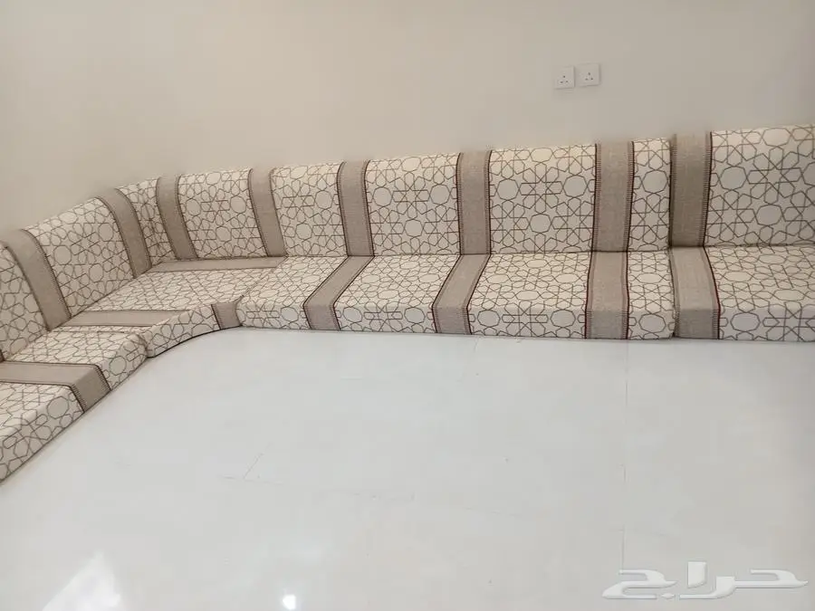 مجلس كنب حق مجلس مساحه 6 5 و جلسه ارضية اربع قطع 1