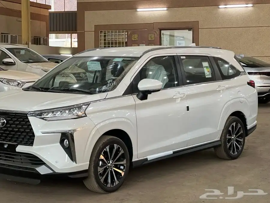 تويوتا فيلوز 2025 GLX اقل الاسعار وجميع الالوان 10