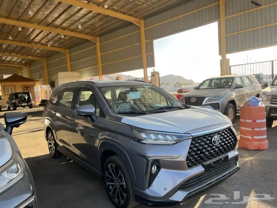 تويوتا فيلوز 2025 GLX اقل الاسعار وجميع الالوان 2