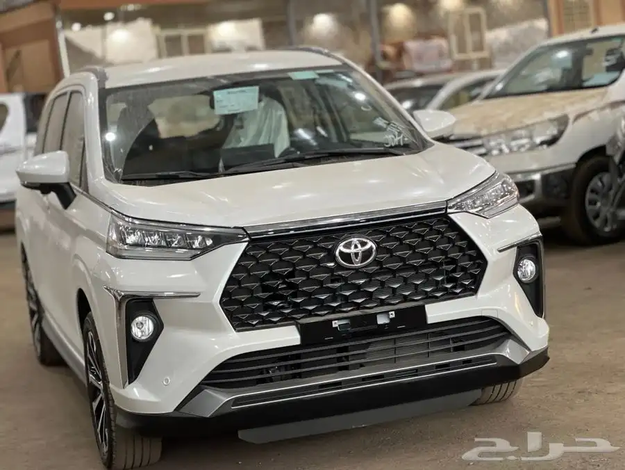 تويوتا فيلوز 2025 GLX اقل الاسعار وجميع الالوان 16