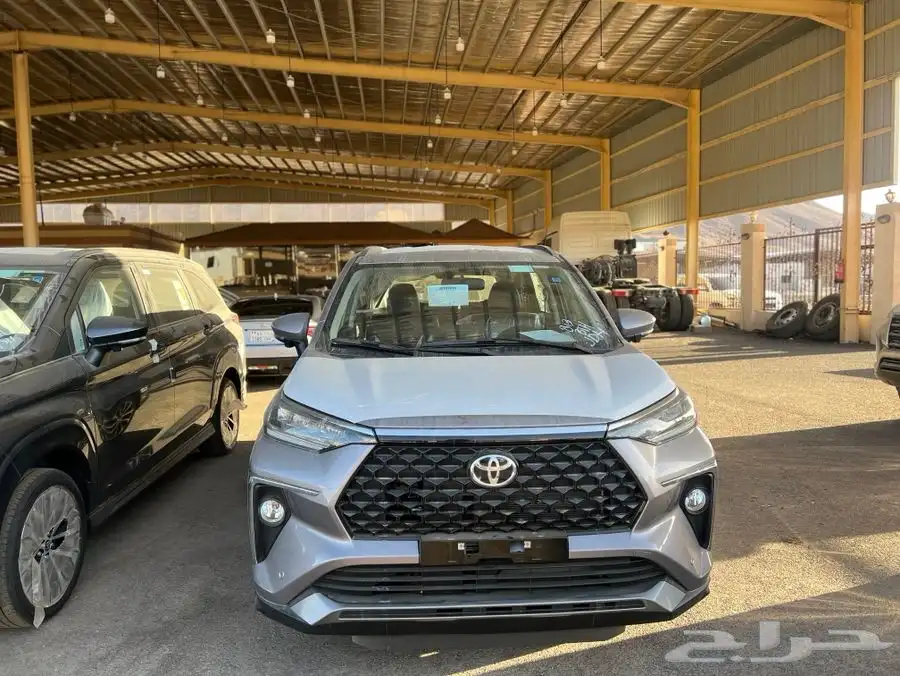 تويوتا فيلوز 2025 GLX اقل الاسعار وجميع الالوان 1