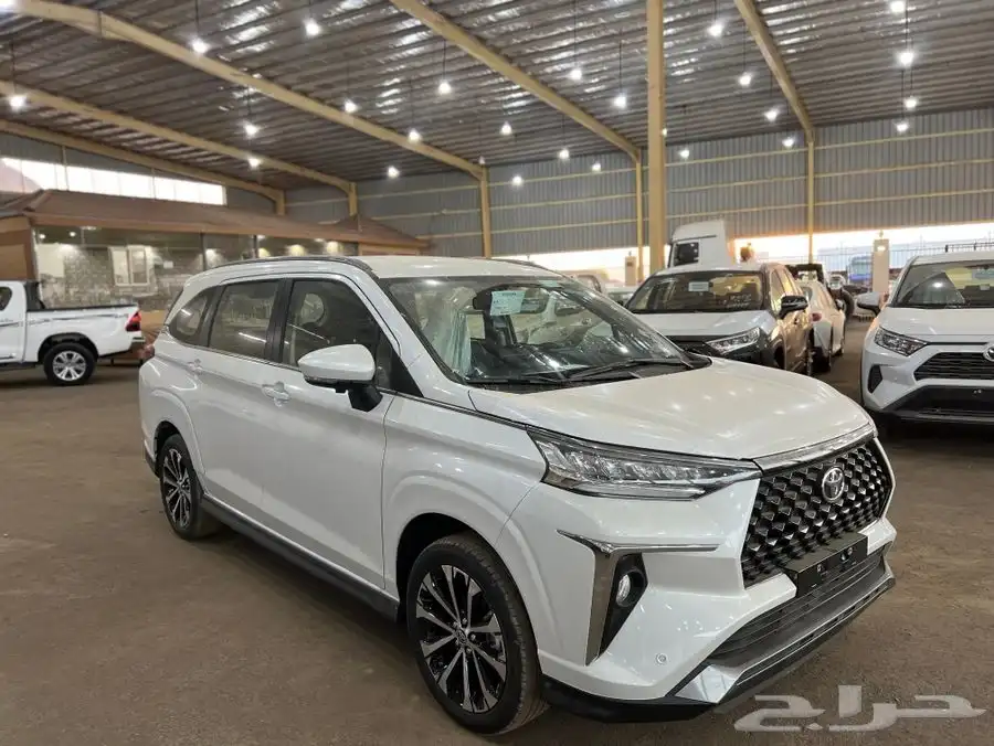 تويوتا فيلوز 2025 GLX اقل الاسعار وجميع الالوان 17
