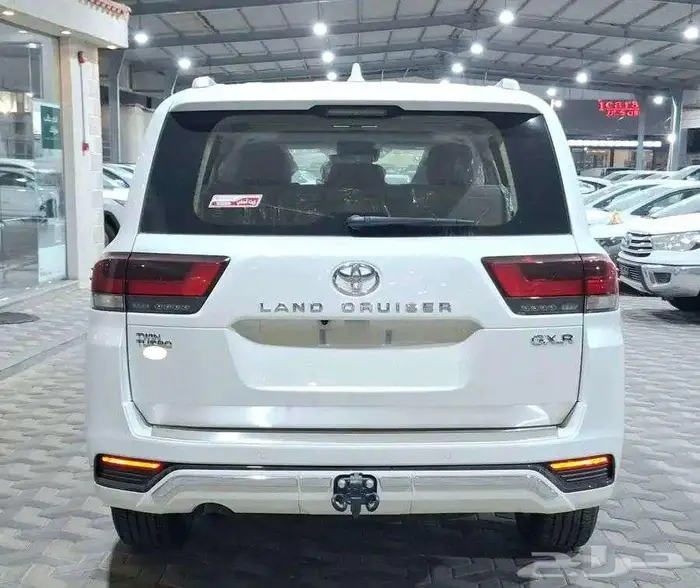 تويوتا لاندكروزر GXR4 بنزين 2025 سعودي اصفار 12