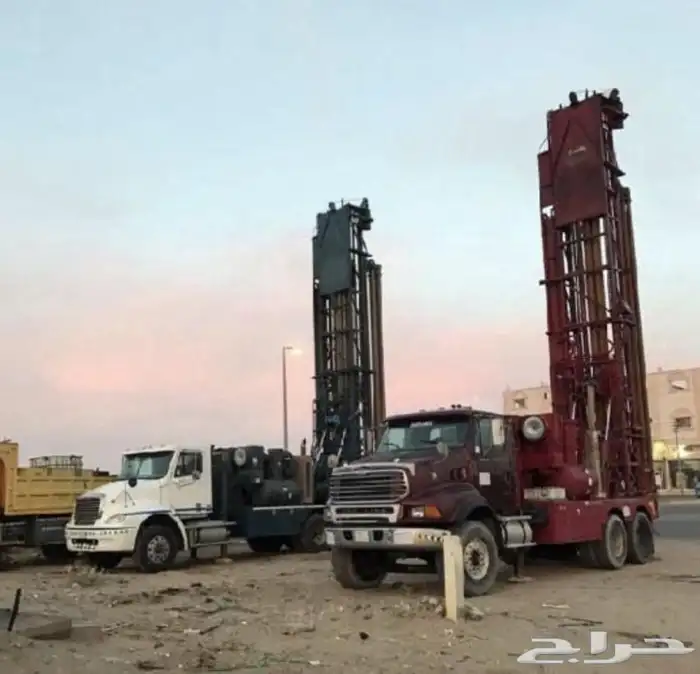 حفار ابار ارتوازية 1