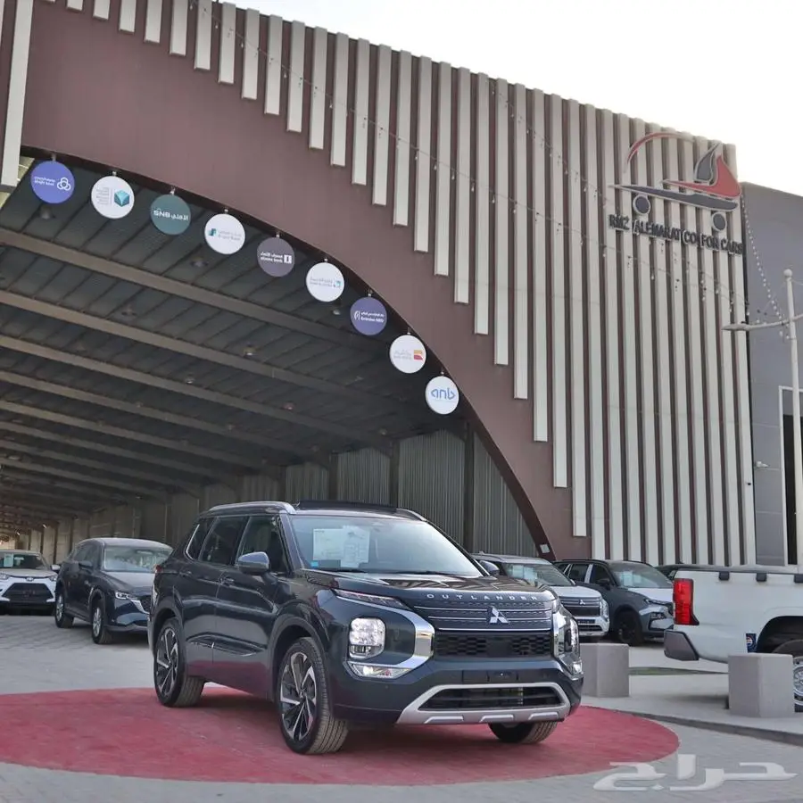 ميتسوبيشي اوتلاندر دبل نص فل و بريميوم 2025 1