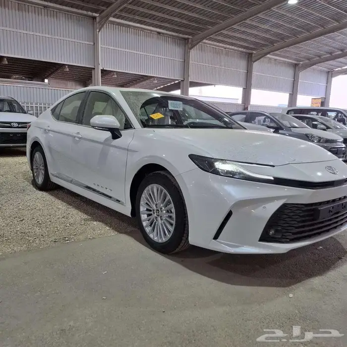تويوتا كامري نص فل 2025 7
