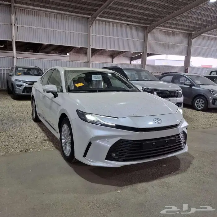 تويوتا كامري نص فل 2025 6