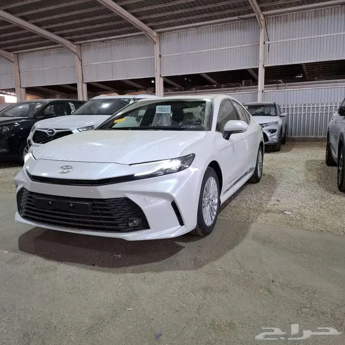تويوتا كامري نص فل 2025 5