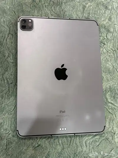 ايباد برو 11 بوصه و شريحه   128 قيقا مع كرتونه واغراضه 1