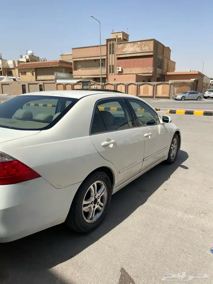 هوندا اكورد 2006 السعر 15000 0