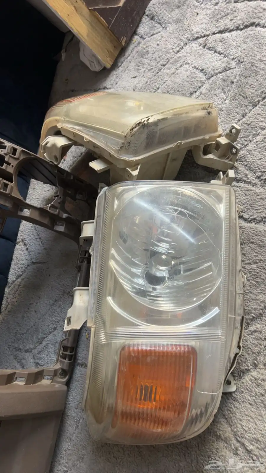 اعرض لكم قطع غياره شاص فيه قزاز ربع جنب 2
