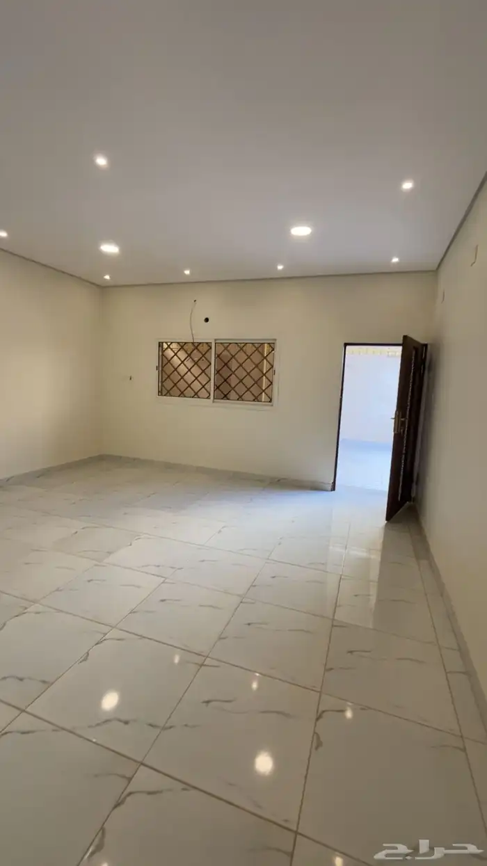 للبيع فله ببريدة حي الصفراء دورين مفصولات 5