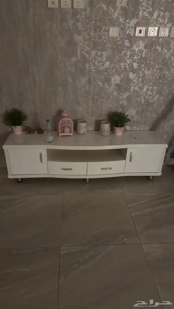 طاولة تلفزيون للبيع 0