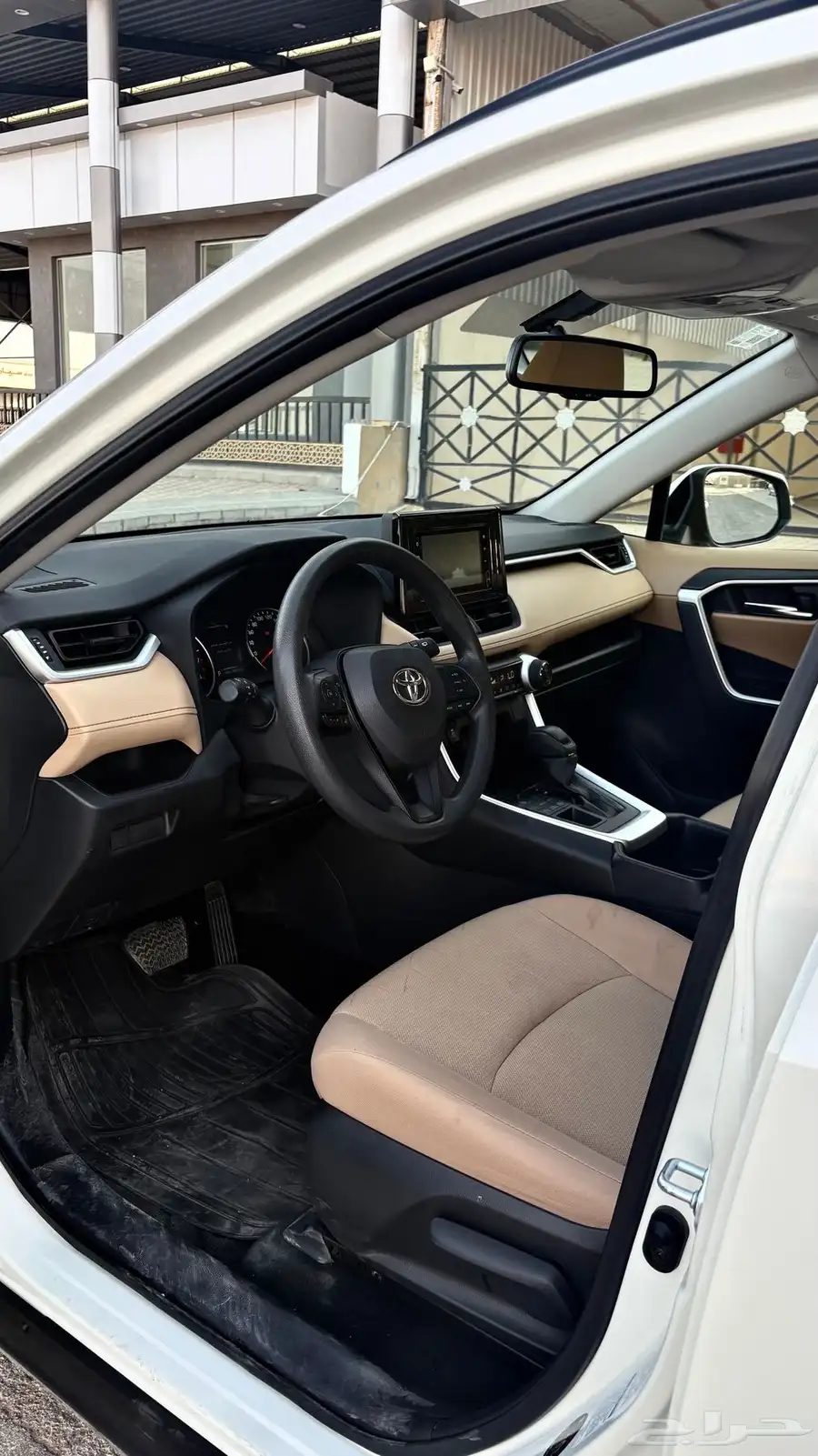 تايوتا راف فور 2022 XLE 4WD 7