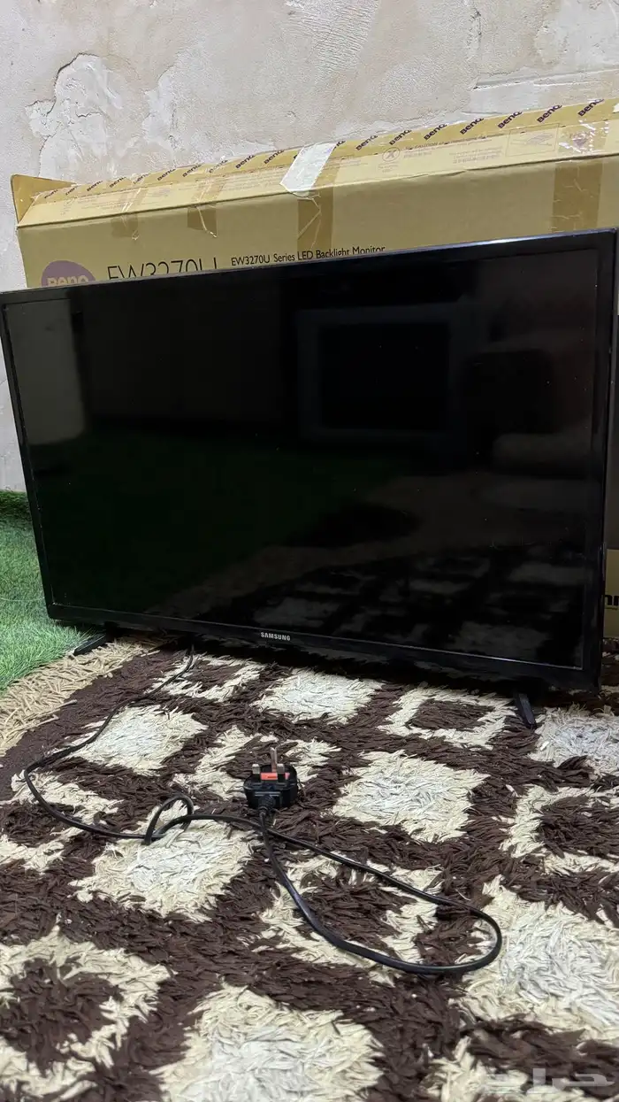 شاشة سامسونج 32 inch مع سلك كهربا 0
