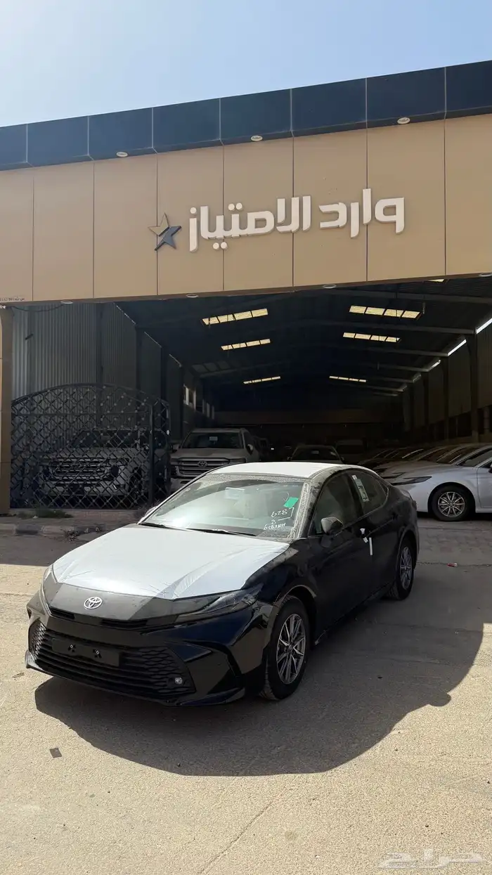 عرض خاص كامري 2025 E بنزين اسود سعودي 0
