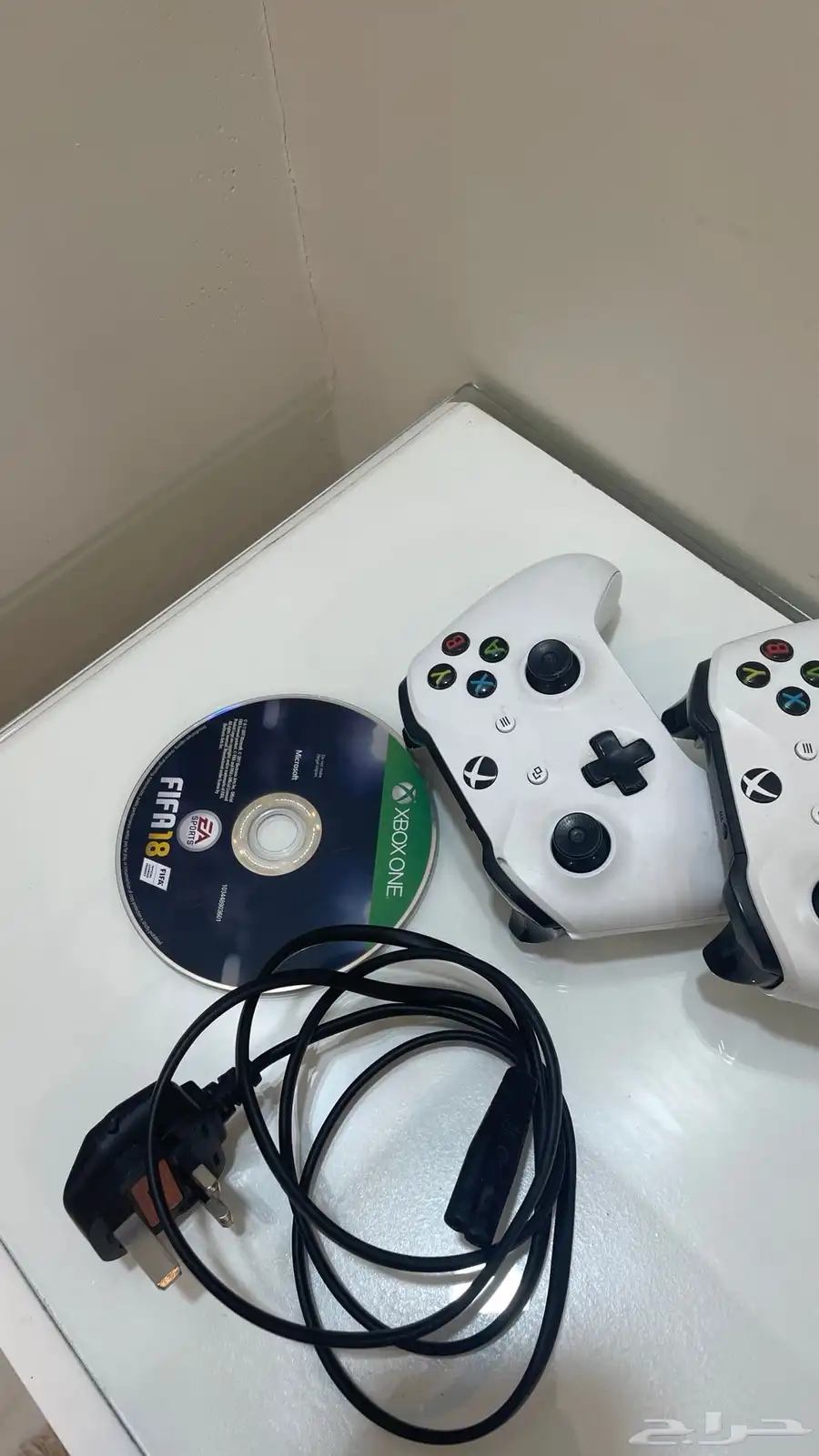 جهاز Xbox One S 3