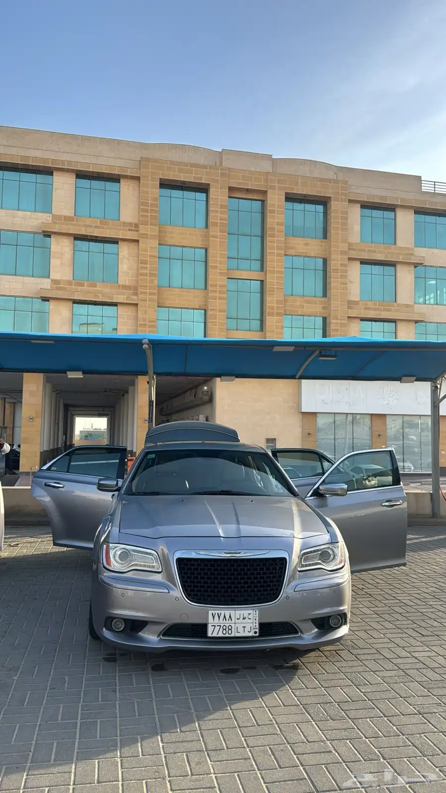 كرايسلر c300 v8 3