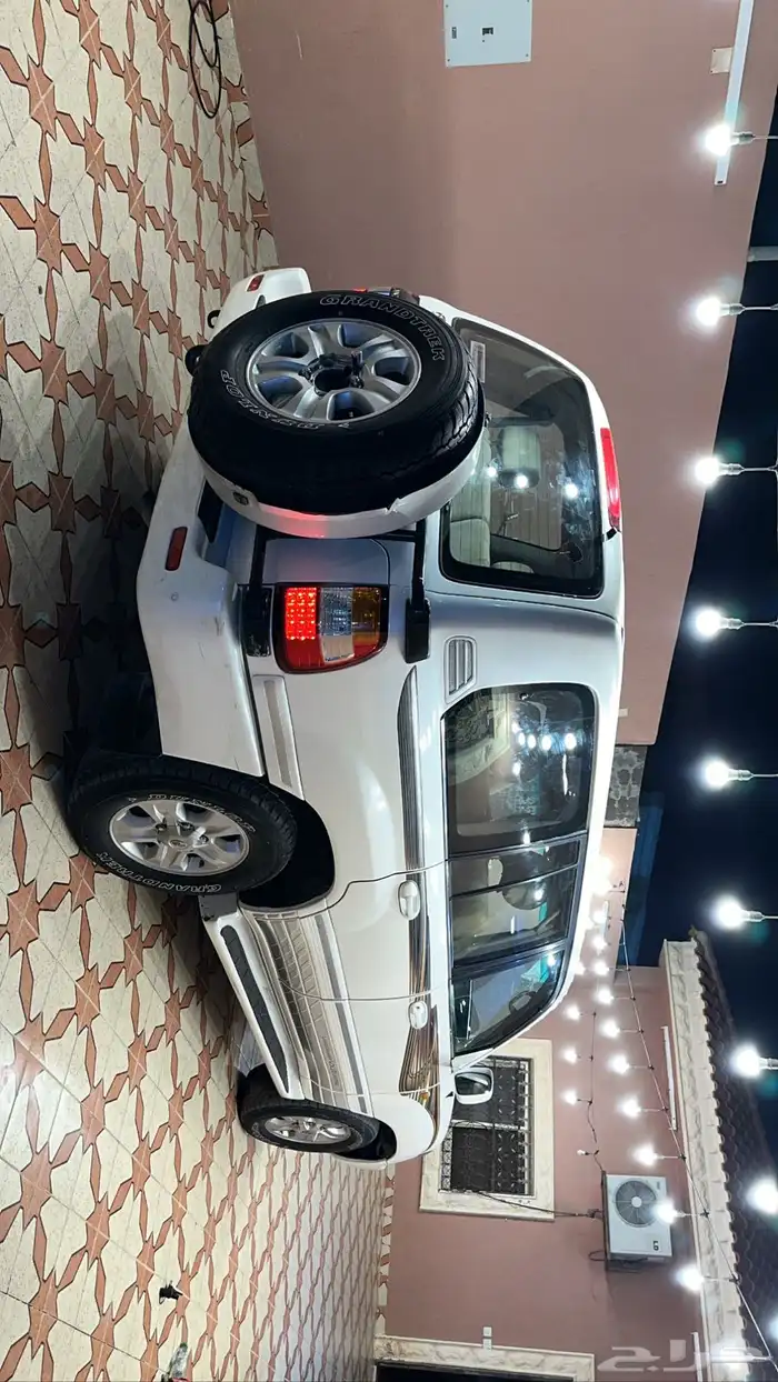 جيب في إكس ار V8 16