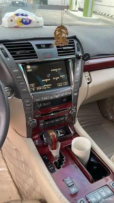لكزس 460 LS 11