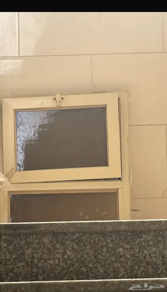 للبيع باب قزاز مع نافذه اللمنيوم 4
