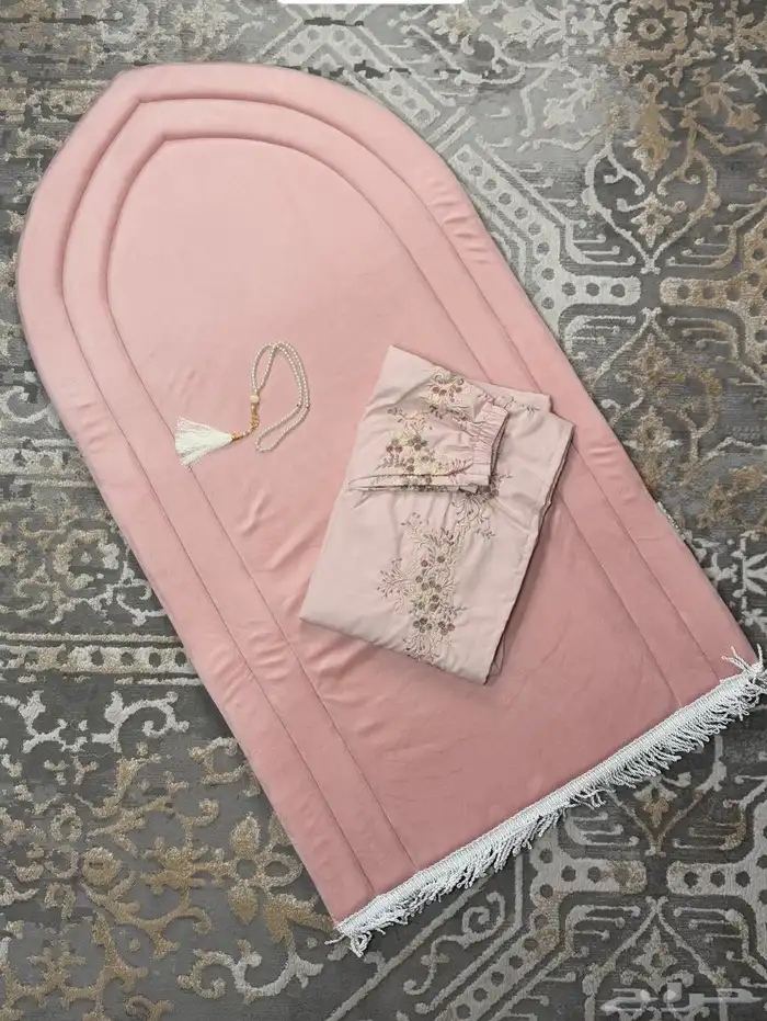 طقم الصلاة كامل شرشف وسجادة وسبحة ب70 1